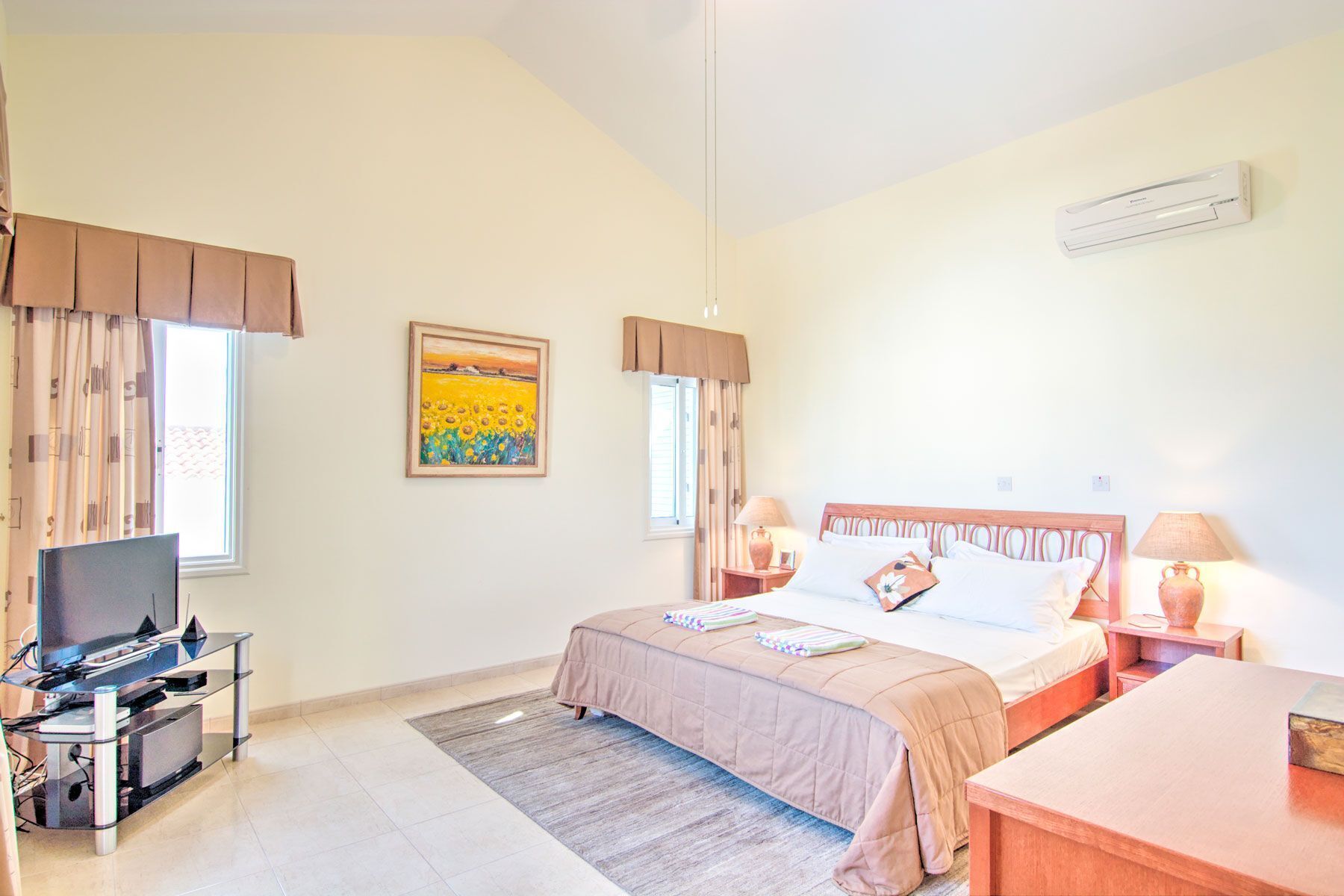 3 bedrooms, iron/ironing board, free WiFi