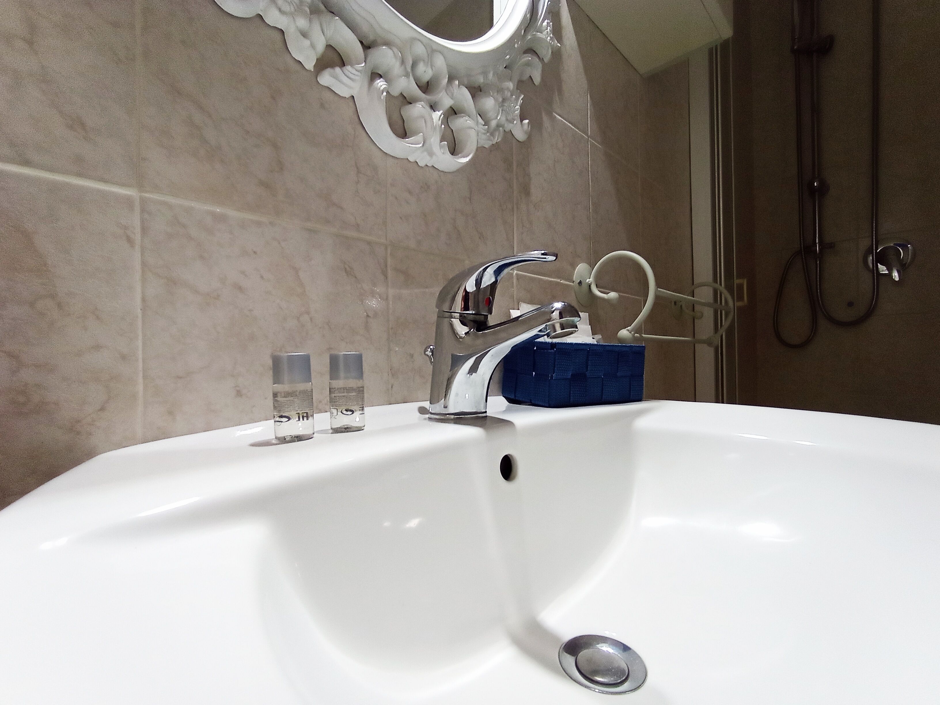 Doccia, asciugacapelli, bidet, asciugamani