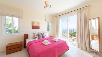 3 bedrooms, iron/ironing board, free WiFi