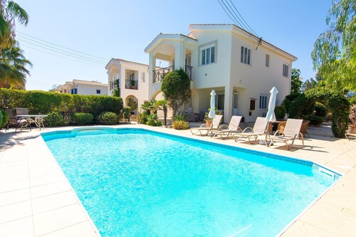 Villa Vera -  a villa that sleeps 6 guests  in 3 bedrooms