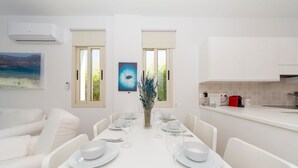 Unclassified image, 3 of 29, button - Villa Seascape -  a villa that sleeps 6 guests  in 3 bedrooms (Unknown)