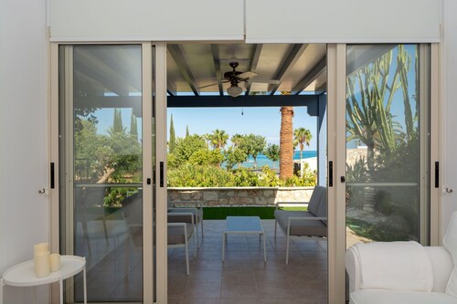 Villa Seascape -  a villa that sleeps 6 guests  in 3 bedrooms