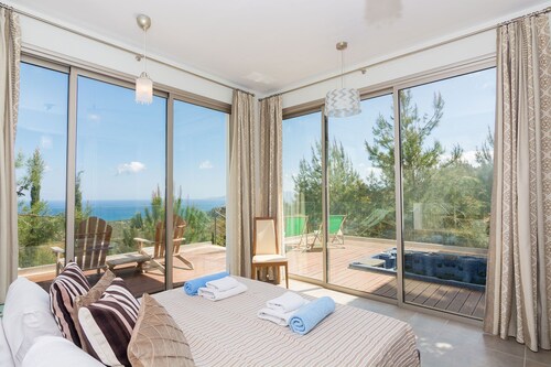 Villa Akamas Heights -  a villa that sleeps 8 guests  in 3 bedrooms