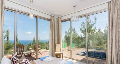 Villa Akamas Heights - a villa that sleeps 8 guests in 3 bedrooms
