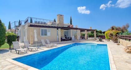 Villa Golden Coast 06 - a villa that sleeps 6 guests in 3 bedrooms