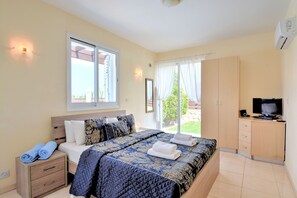 3 bedrooms, iron/ironing board, free WiFi