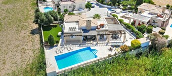 Villa Golden Coast 06 -  a villa that sleeps 6 guests  in 3 bedrooms