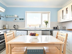 Dishwasher - A perfect escape for families or groups of friends. (Kames, near Tighnabruaich)