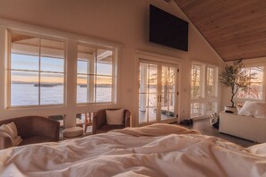 1 slaapkamer, een strijkplank/strijkijzer, reisbedje, gratis wifi
