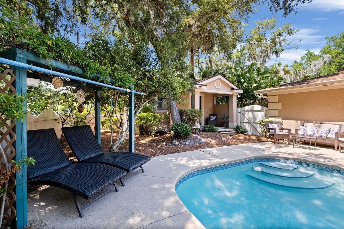 Spacious Upscale Home with Direct Private Access to the Beach and Heated Pool!