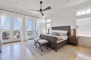 4 bedrooms, desk, iron/ironing board, free WiFi