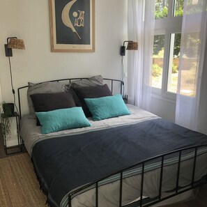 3 chambres, fer et planche à repasser, Wi-Fi, draps fournis