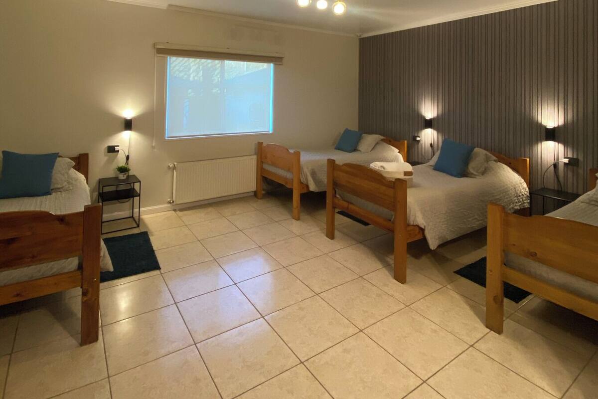 Standard Quadruple Room | Minibar, WiFi (free), bed sheets