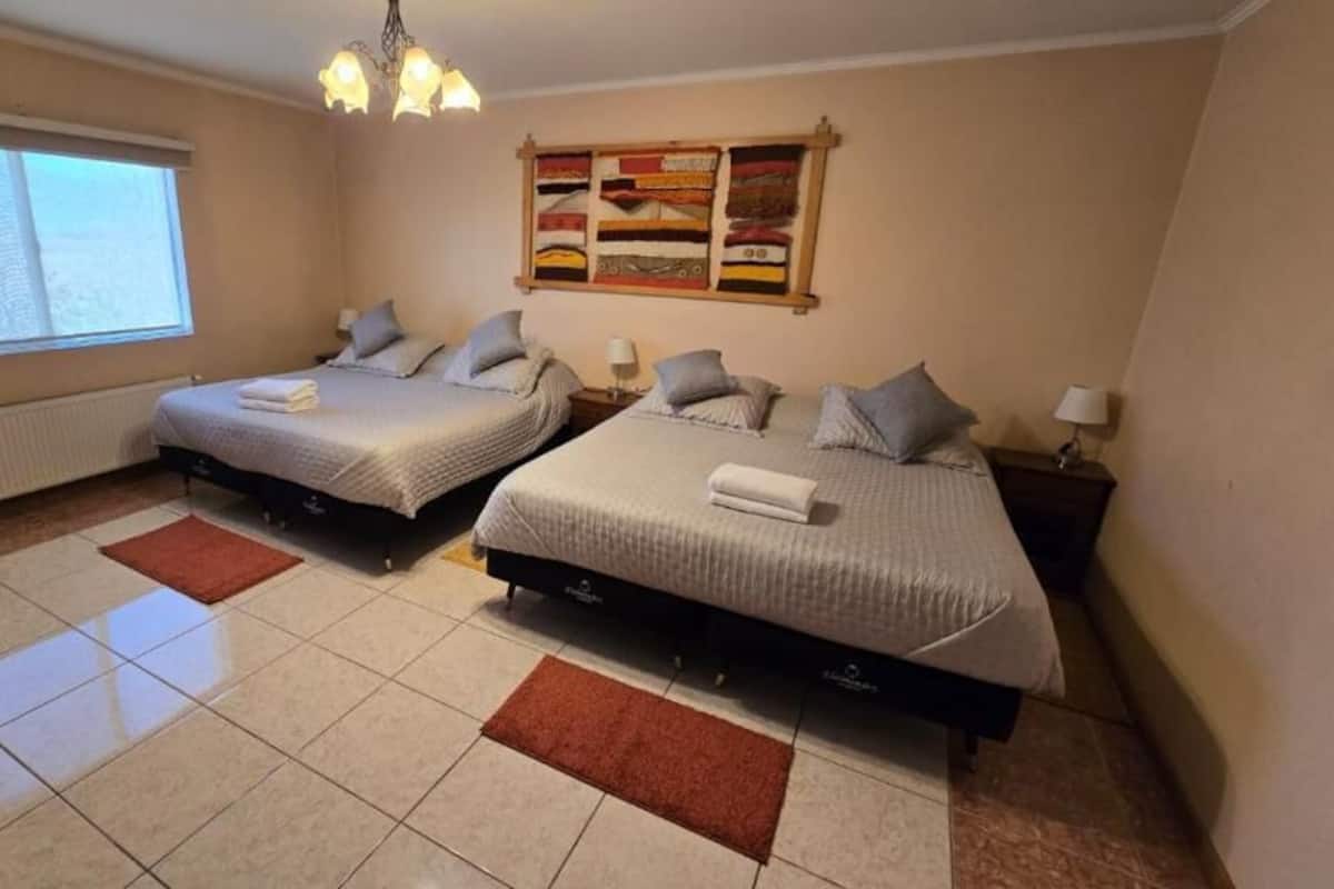 Chambre supérieure double | Minibar, accès au Wi-Fi (inclus), literie fournie