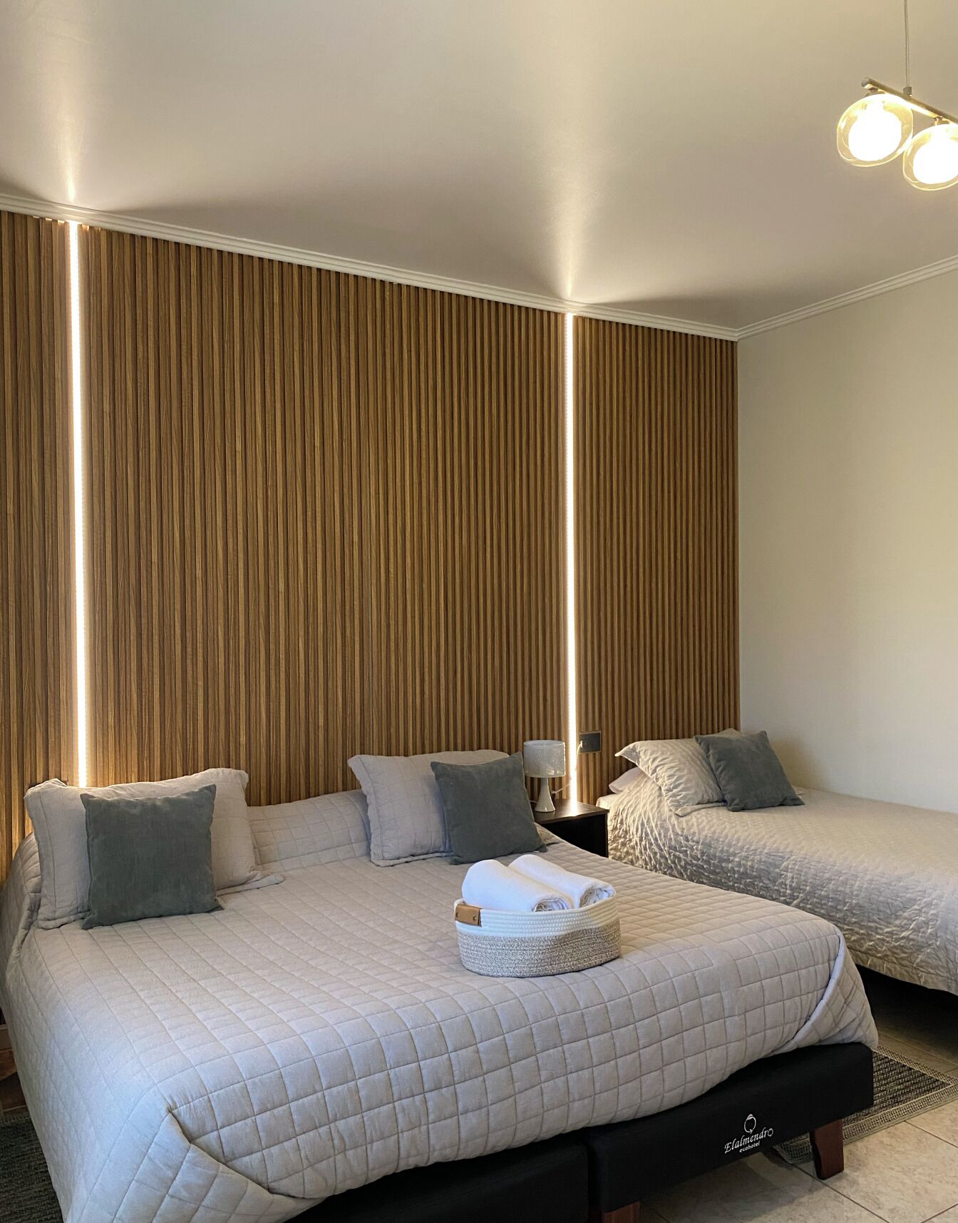 Minibar, WiFi (free), bed sheets