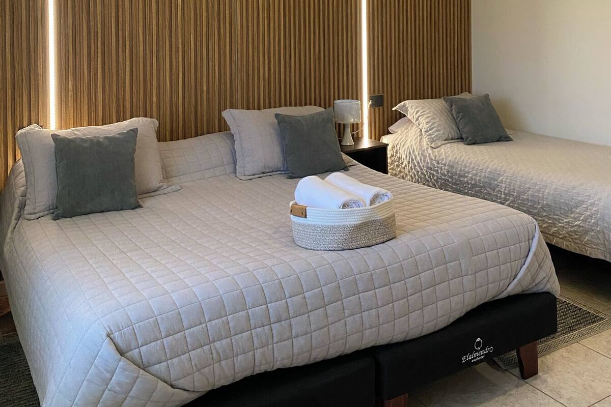 Minibar, WiFi (free), bed sheets
