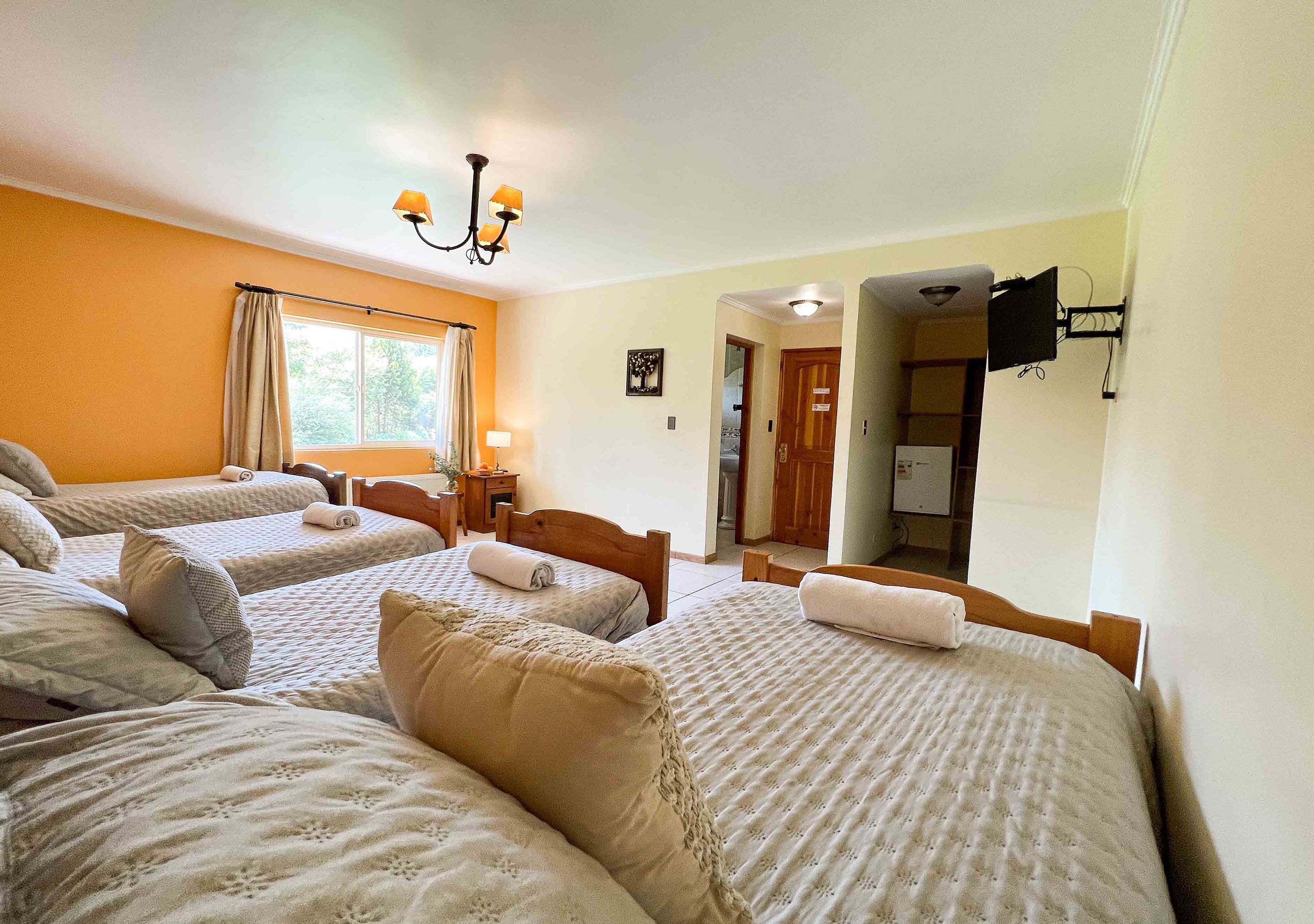 Minibar, free WiFi, bed sheets