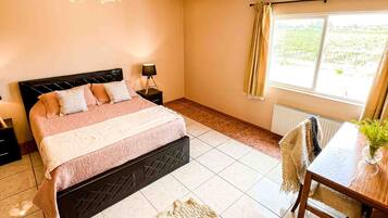 Minibar, wifi gratis y ropa de cama