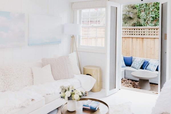 Televisor intel·ligent, llibres i estèreo