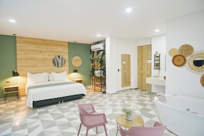 Superior Studio Suite | Individually decorated, individually furnished, bed sheets