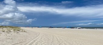 Upscale beach cottage near beach