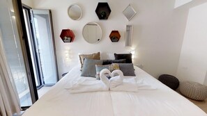 2 bedrooms, in-room safe, desk, iron/ironing board - ★ MAMILLA RESIDENCES 2 bdrs★Parking★Rental Israel★ (Jerusalem)