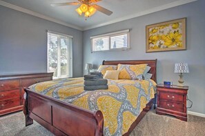 4 bedrooms, desk, iron/ironing board, free WiFi