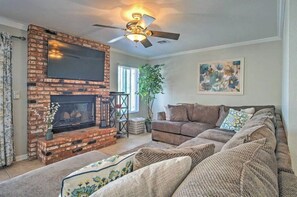 Smart TV, fireplace, video games, table tennis