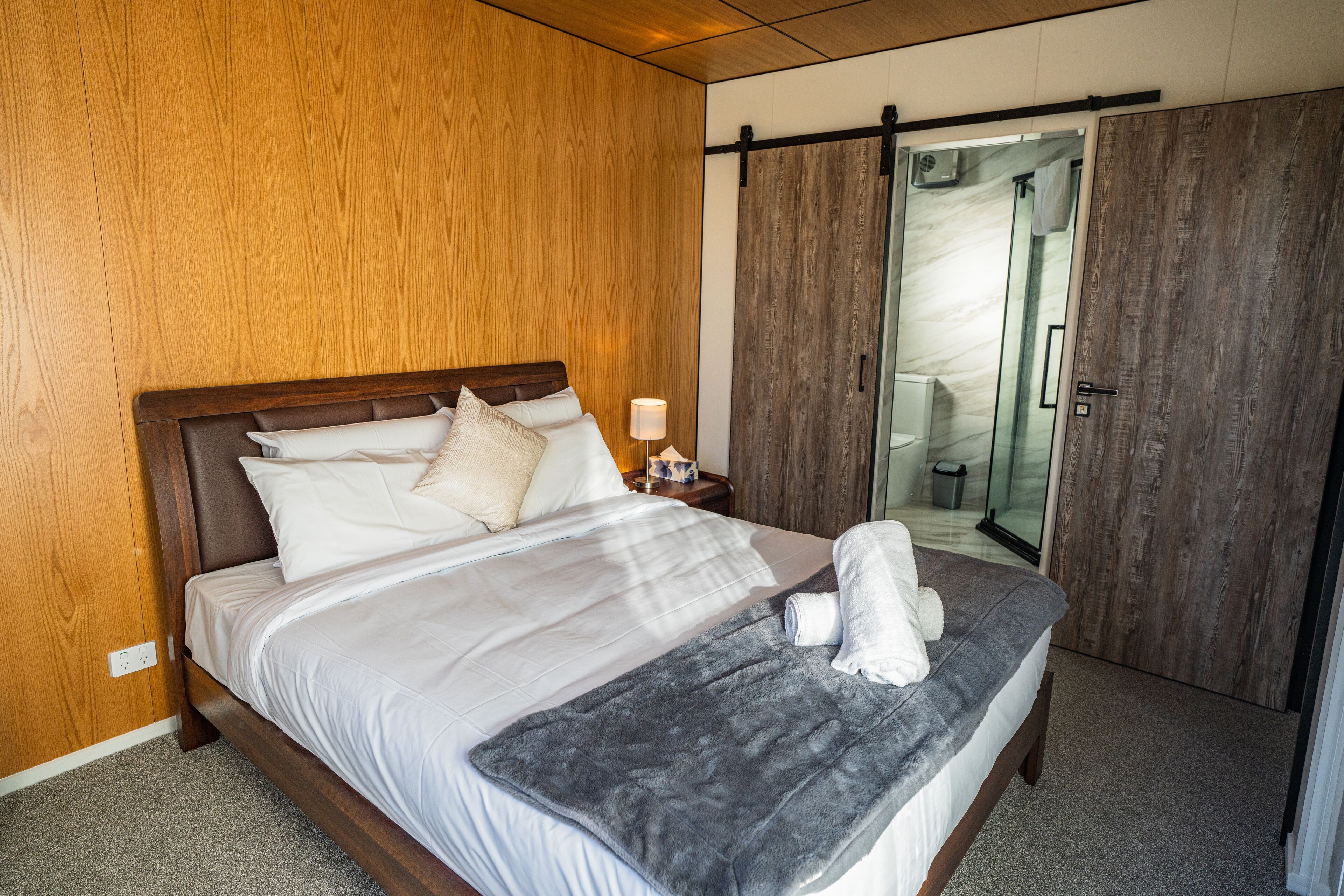 Superior Apartment | Blackout curtains, free WiFi