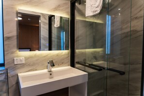 Bathroom - JillyLan Village Apartment (Cromwell)
