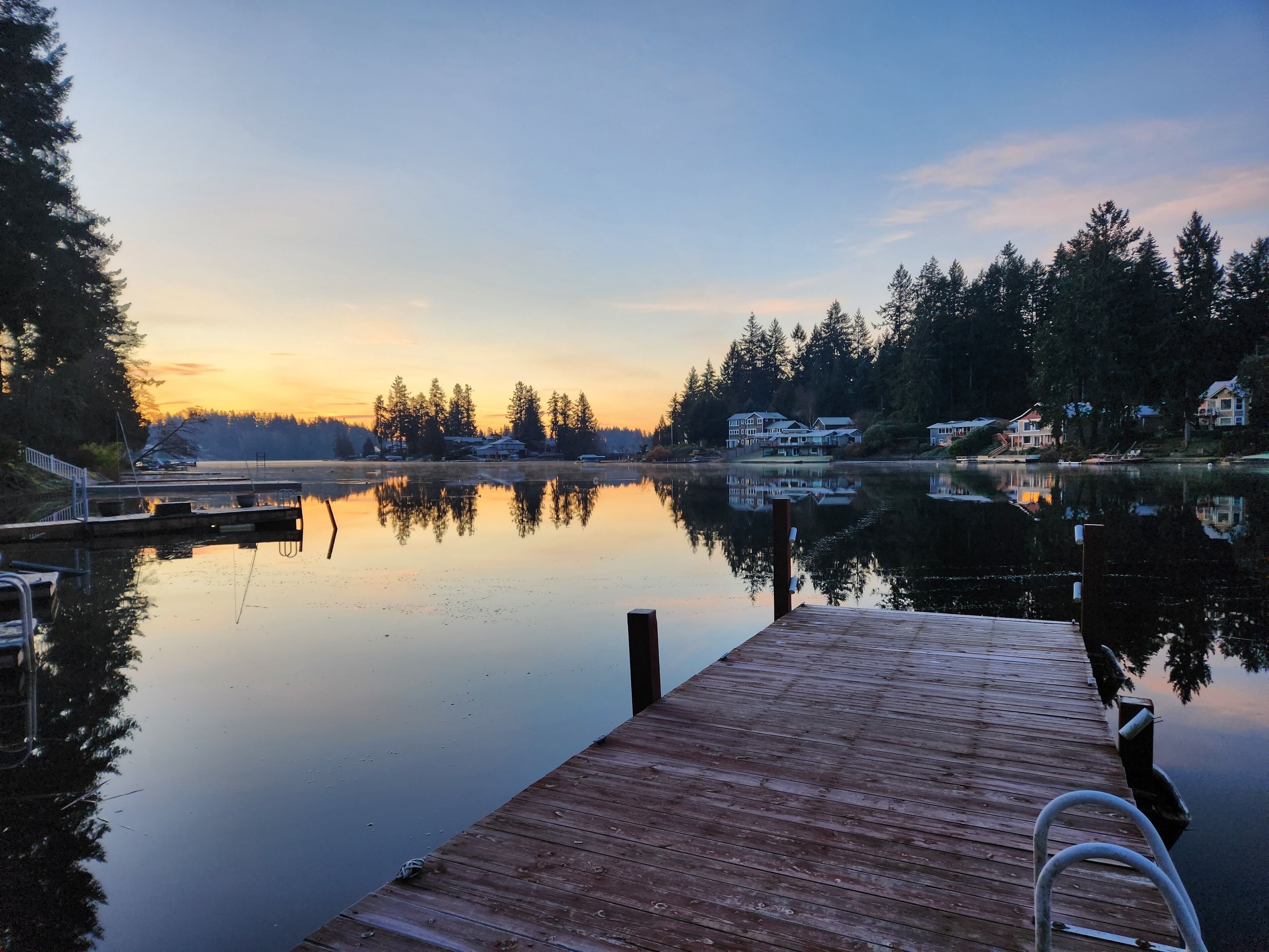 Golden Accents on Long Lake- Kayaks & Paddle boards included