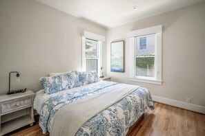 2 Schlafzimmer, Bügeleisen/Bügelbrett, Reisekinderbett, kostenloses WLAN