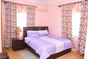 3 chambres, fer et planche à repasser, draps fournis