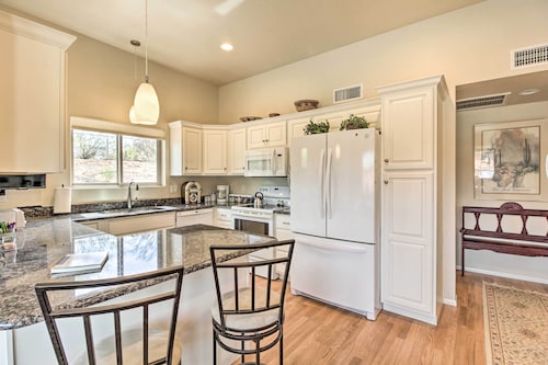 Lovely Tucson Home w/ Private Pool & Hot Tub!