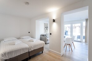 WiFi, bed sheets - La Casa Alba With Private Parking (Zandvoort)