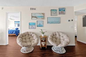 2 habitaciones, escritorio, tabla de planchar con plancha y wifi gratis