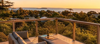 Hekerua Bay Retreat - Coastal Views