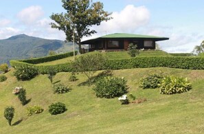 Exterior - Cozy Mountain Retreat, with valley views and hiking trails (Provincia de Cartago)