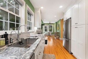 Fridge, microwave, oven, stovetop - Outdoor Oasis in Popular Plaza Midwood (Charlotte)