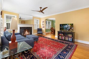 TV, offices - Outdoor Oasis in Popular Plaza Midwood (Charlotte)