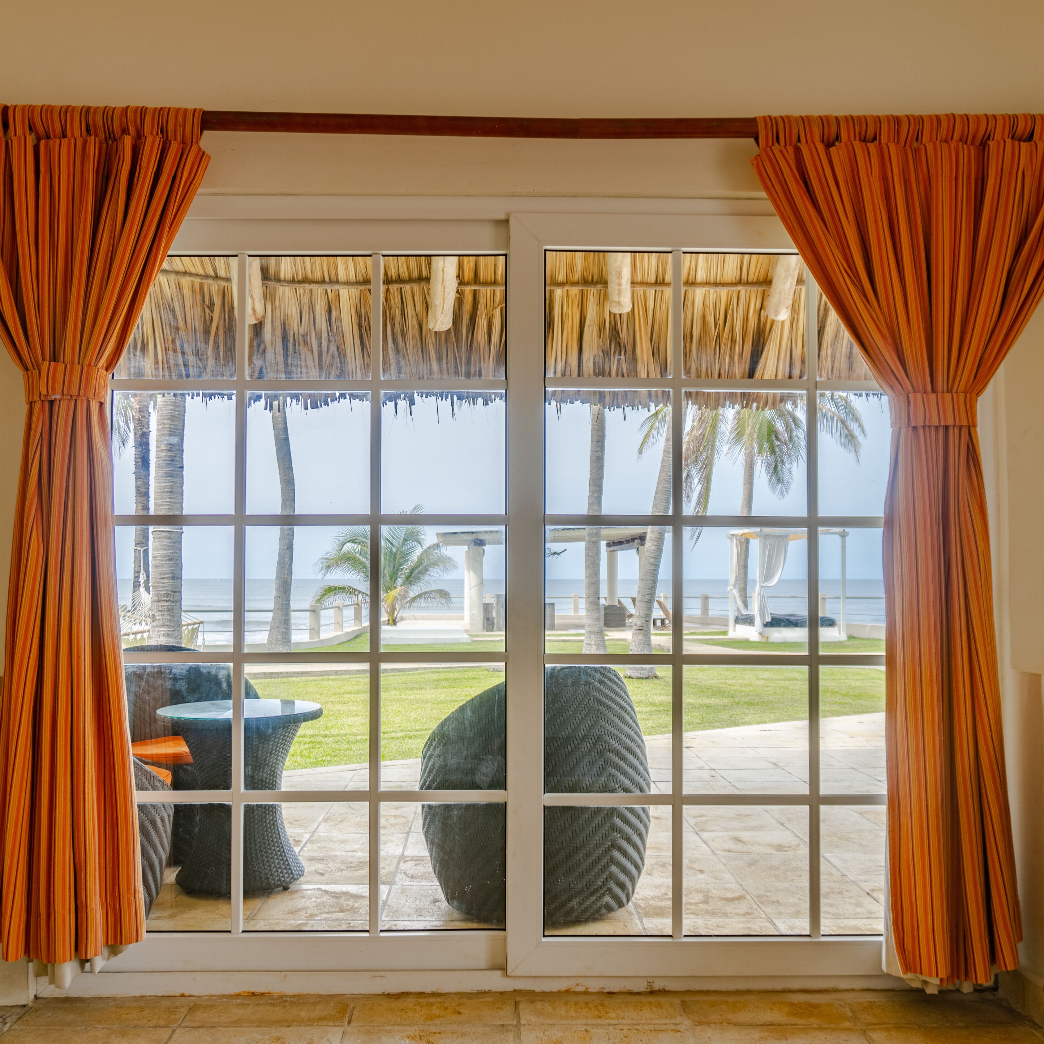 Honeymoon Studio Suite | Living area