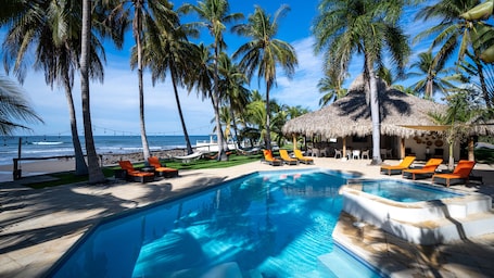 2 piscinas al aire libre