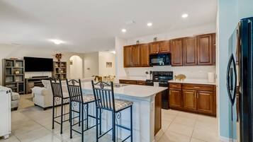 House (4831 SW 18th Ave) | Exterior