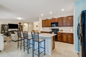 Maison (4831 SW 18th Ave) | Extérieur