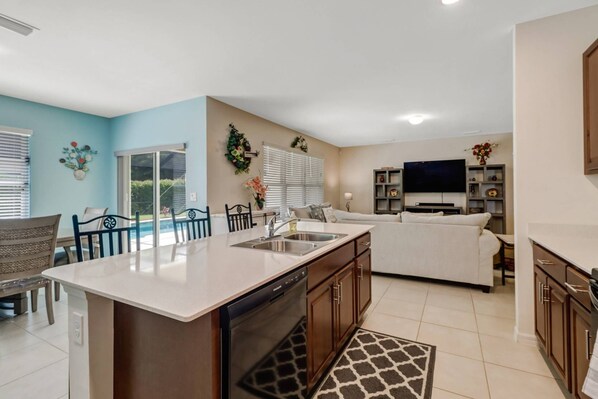 Maison (4831 SW 18th Ave) | Extérieur