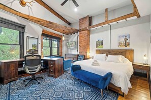 4 Schlafzimmer, Schreibtisch, Bügeleisen/Bügelbrett, Reisekinderbett