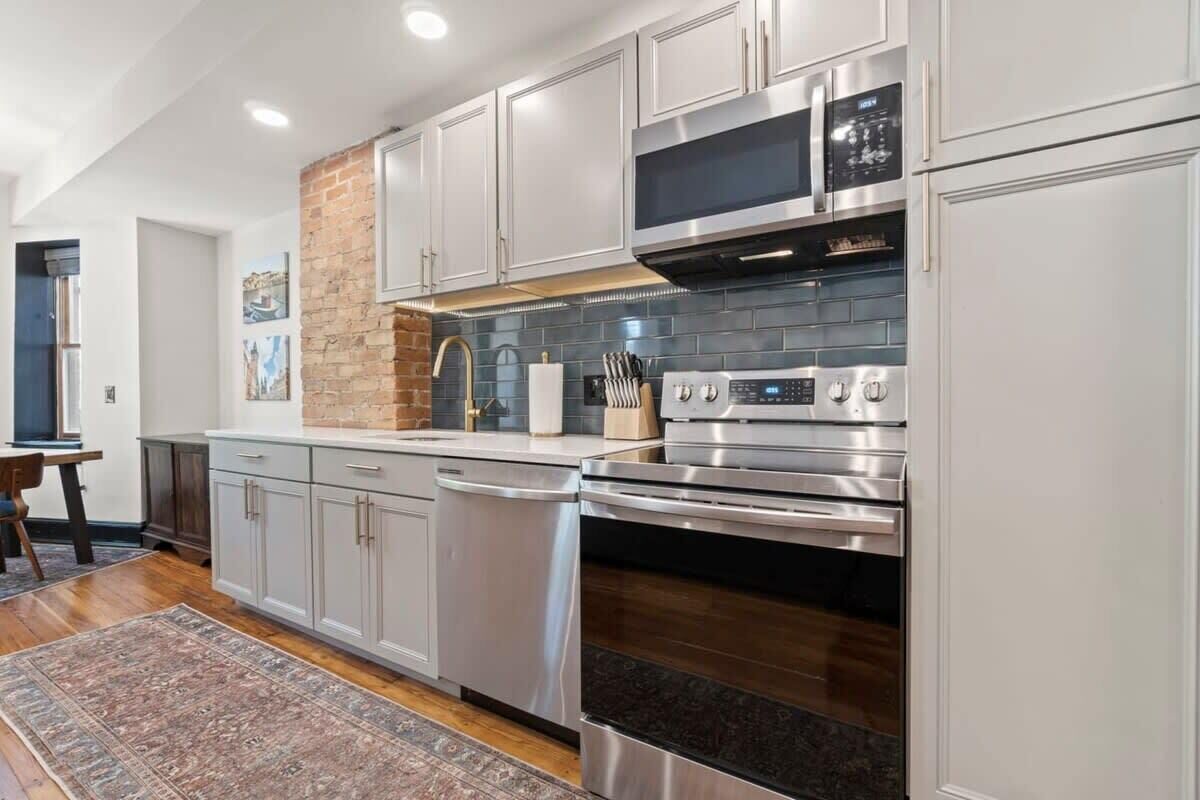 冰箱、微波炉、烤箱、炉灶