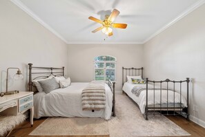 2 bedrooms, free WiFi, bed sheets, wheelchair access