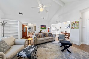 Smart TV, fireplace