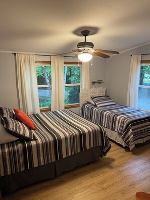 3 bedrooms, iron/ironing board, free WiFi, bed sheets